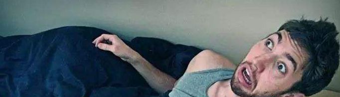 为什么人在睡着的时候，肌肉会突然不由自主地抽搐？