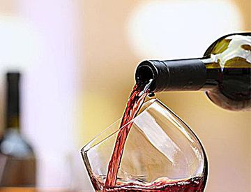 葡萄酒中也有益生菌，是不是可以代替酸奶？