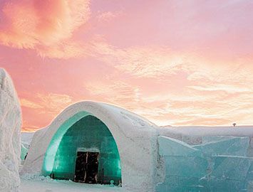 世界上最大的冰建筑物是什么？