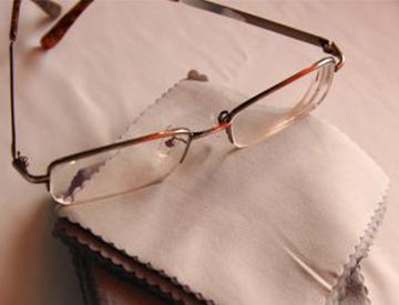 眼镜布不是用来擦眼镜的，是真的吗？