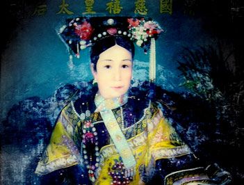 第一个被称为老佛爷的太后是谁？