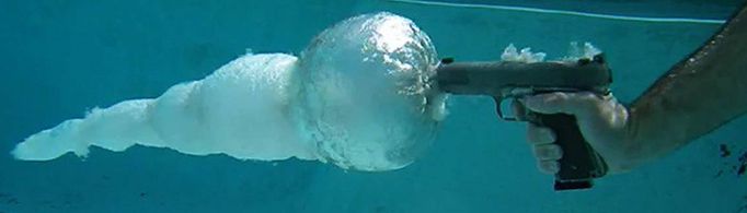 射入水中的子弹有没有杀伤力？