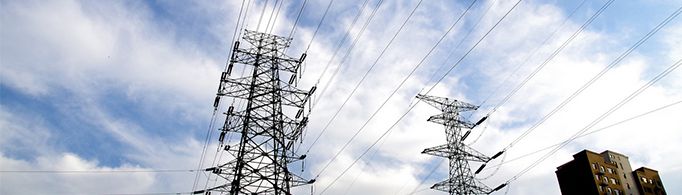 高压电线下打手机可能被电击吗？