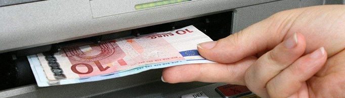 ATM机里有没有可能取出假钞？