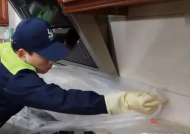 侧吸式油烟机清洗的步骤