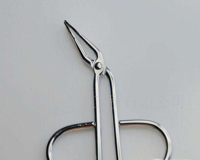 不需手术就能使单眼皮永久变双眼皮小窍门