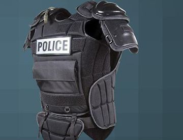 防弹衣能不能抵挡冷兵器？