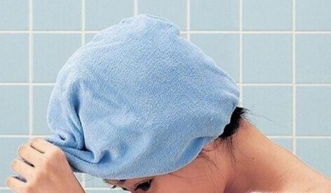 如何用毛巾包头发
