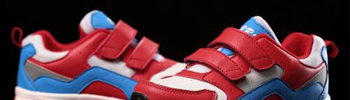 小朋友的闪光鞋为什么会闪光?