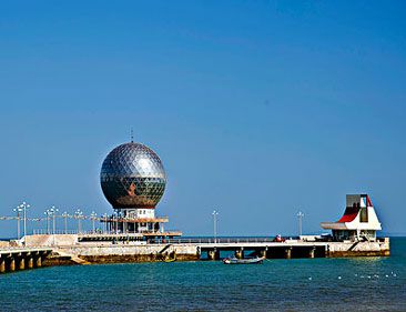 海上也有气象站吗?