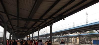 坐火车无座怎么办