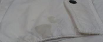 羽绒服上的油渍怎么去除