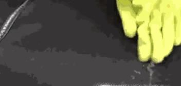 黑色衣服掉浮毛怎么办