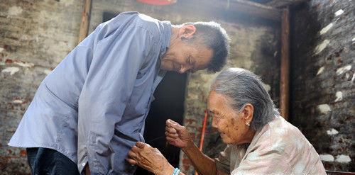 如何缝衣服看不出针脚