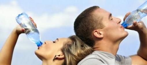 一天喝多少水最好