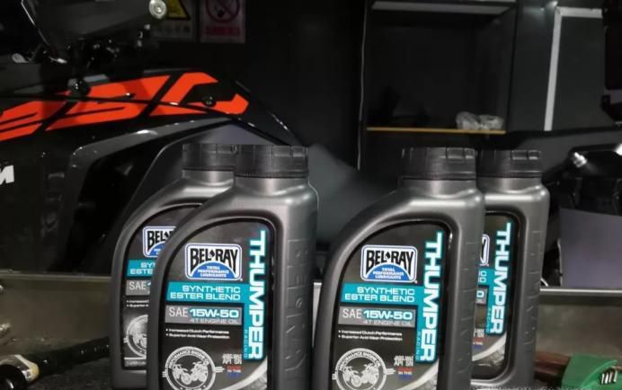 教大家如何换摩托车机油