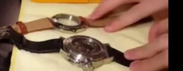 如何开启手表后盖