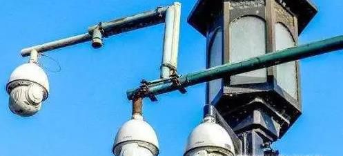 如何区分拍违章的摄像头