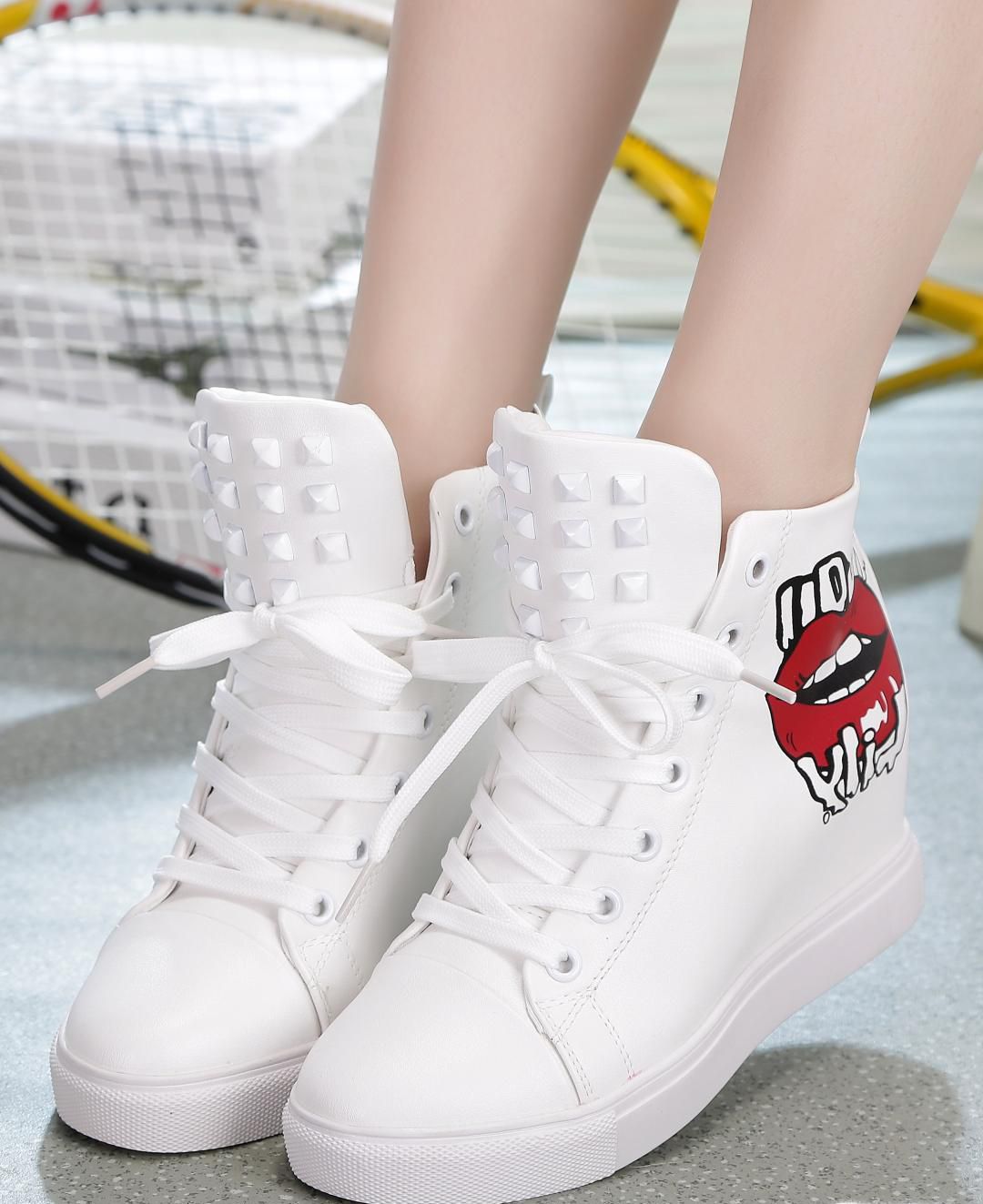 鞋舌头跑偏怎么办?