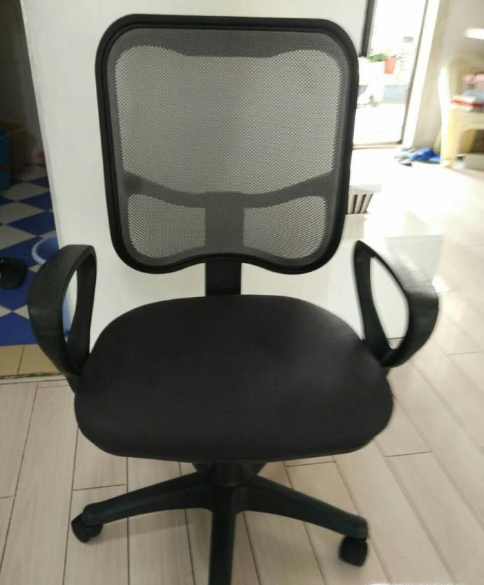 如何将电脑升降椅的液压顶杆拆下来