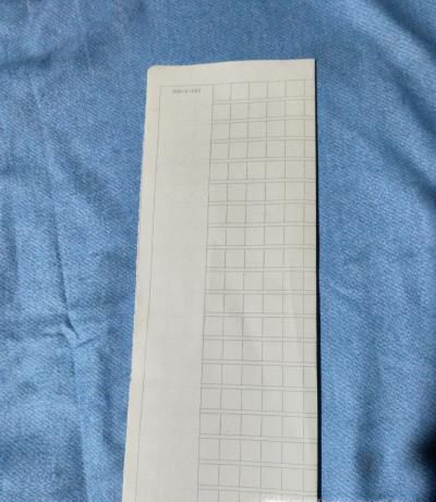 折只会回旋的纸飞机