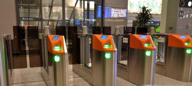 高铁怎么找到自己的座位