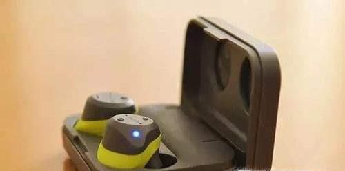 给蓝牙耳机充电要怎么充?