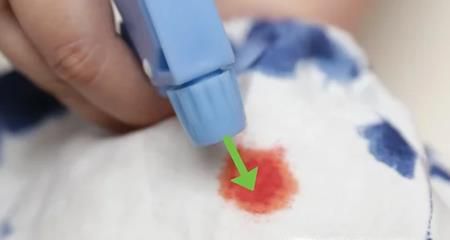 如何简单清除床单上的大姨妈、血迹