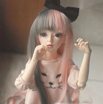 怎么给芭比娃娃扎头发