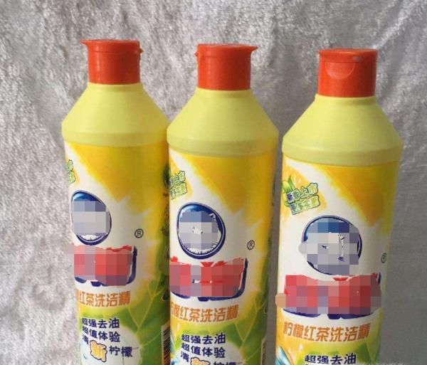 白色衣服上的油渍怎样去掉