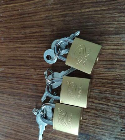 如何进行撬锁？