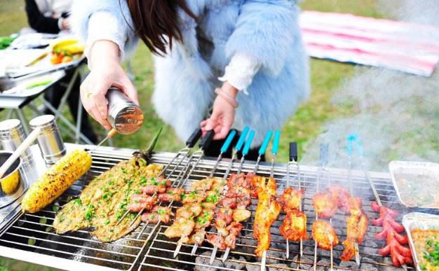 野外烧烤需要准备什么东西
