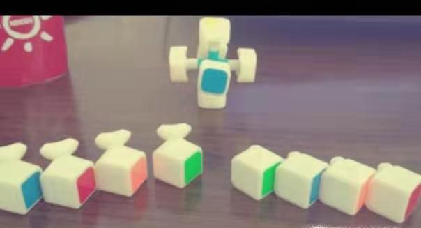 如何组装拆散的四阶魔方