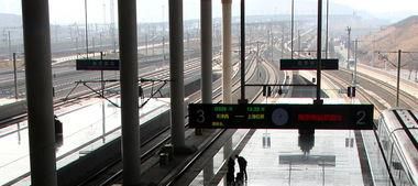 乘坐高铁动车是如何快速寻找到自己的位置？