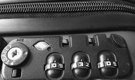 怎么破解拉杆箱密码锁