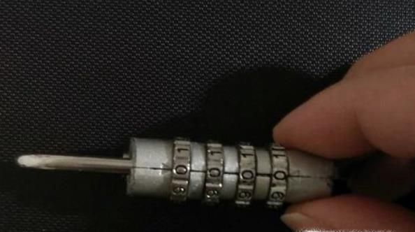四位数的密码锁如何解密