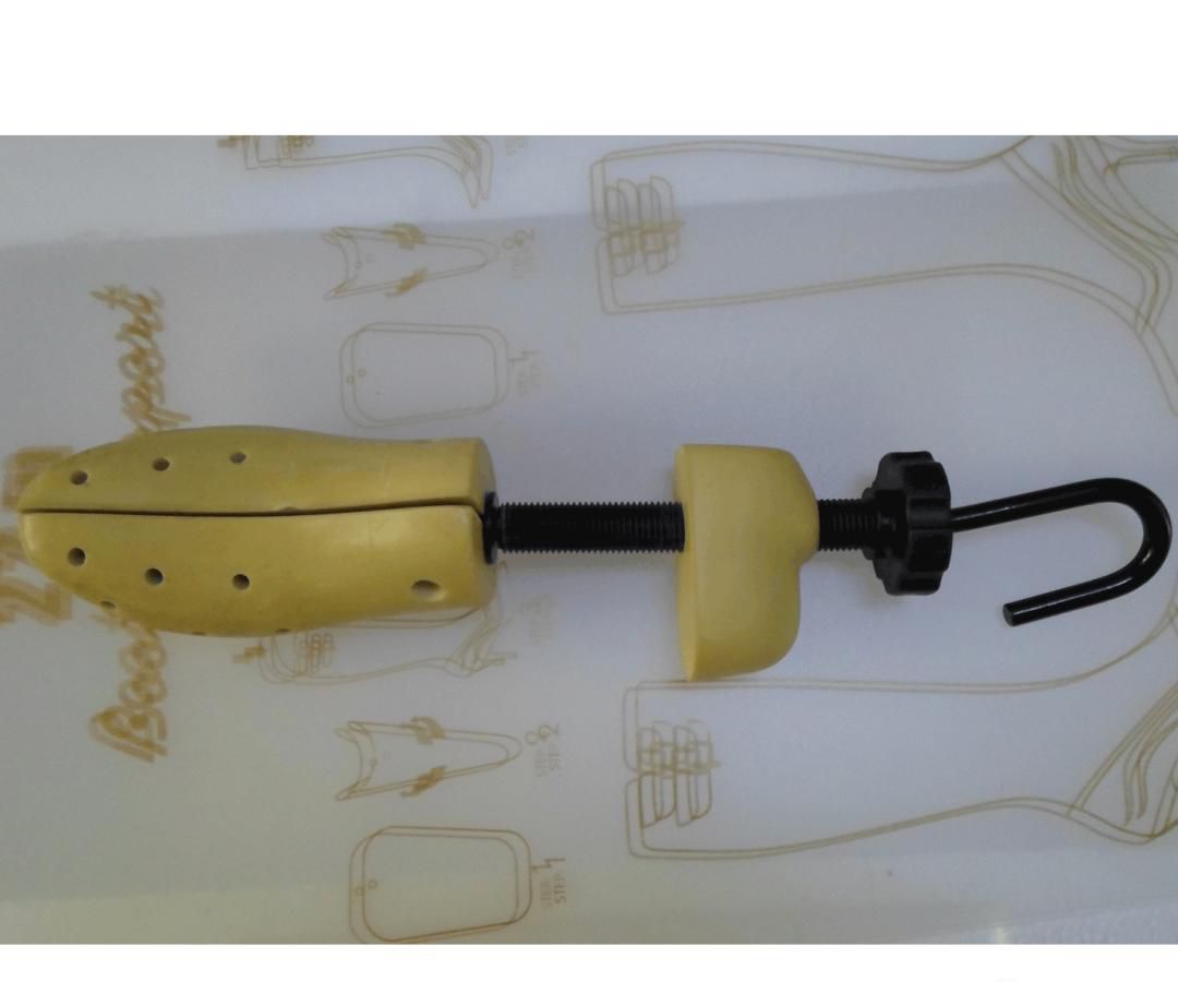 鞋子小了挤脚小了一码怎么办尺码小怎么撑大变松