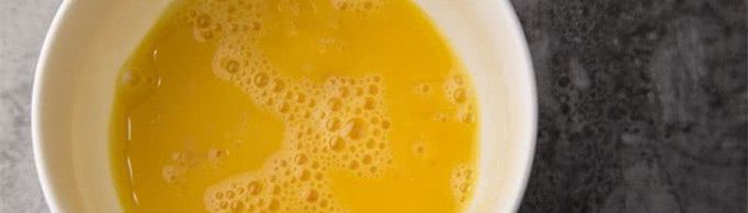 为什么炒鸡蛋前要搅拌一下？