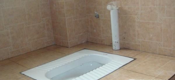 蹲式马桶堵了怎么办