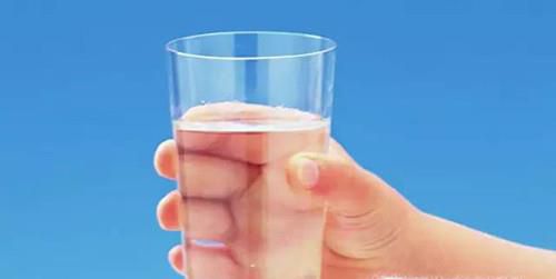 如何正确喝水，每天喝水的最佳时间