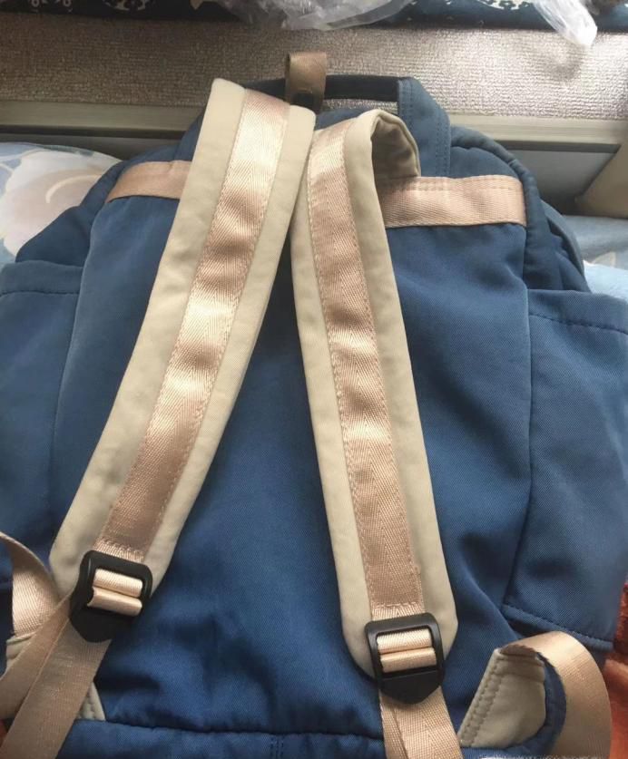 双肩包背带怎么系不滑