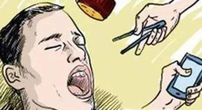 鱼刺卡喉不用愁，秘密偏方解你忧