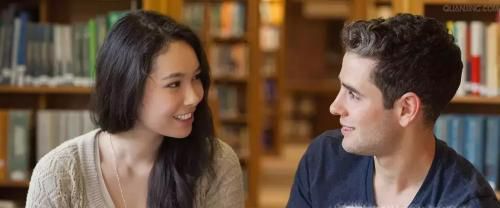 用什么聊天工具可以和外国人聊天？