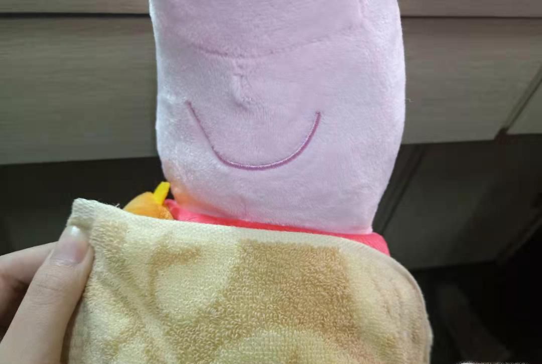 女士如何绑浴巾不容易脱落