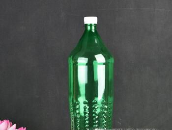 怎样利用矿泉水瓶通下水管道