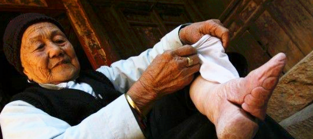 女人裹脚是从什么时候开始的