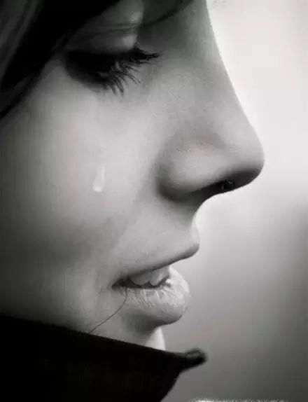 快速流泪的方法