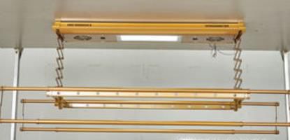 教你如何安装手摇晾衣架的方法