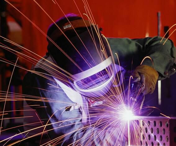 眼睛被电焊弧光灼伤的治疗与预防