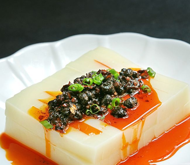 凉粉是什么材料做的？